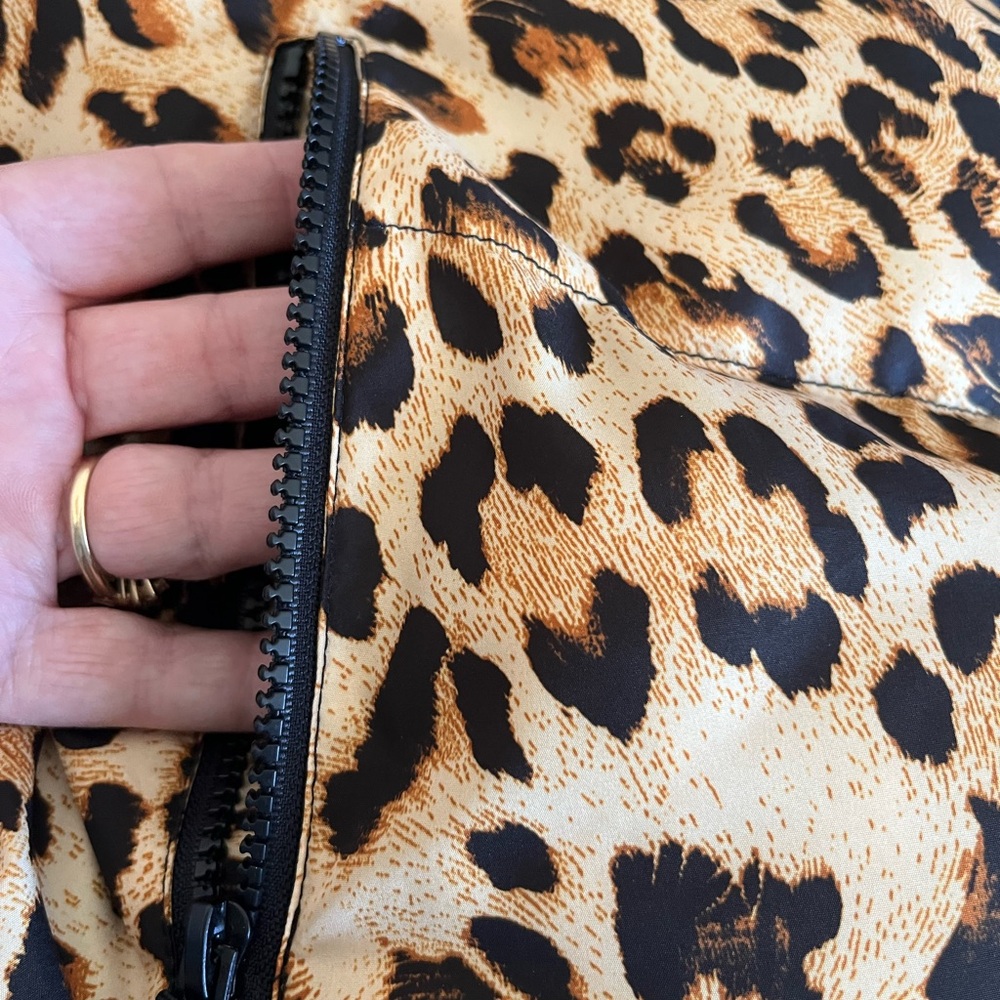 ASOS Leopard &  Black Panel Puffer Quilted Animal Print Jacket L NWOT - Picture 11 of 13